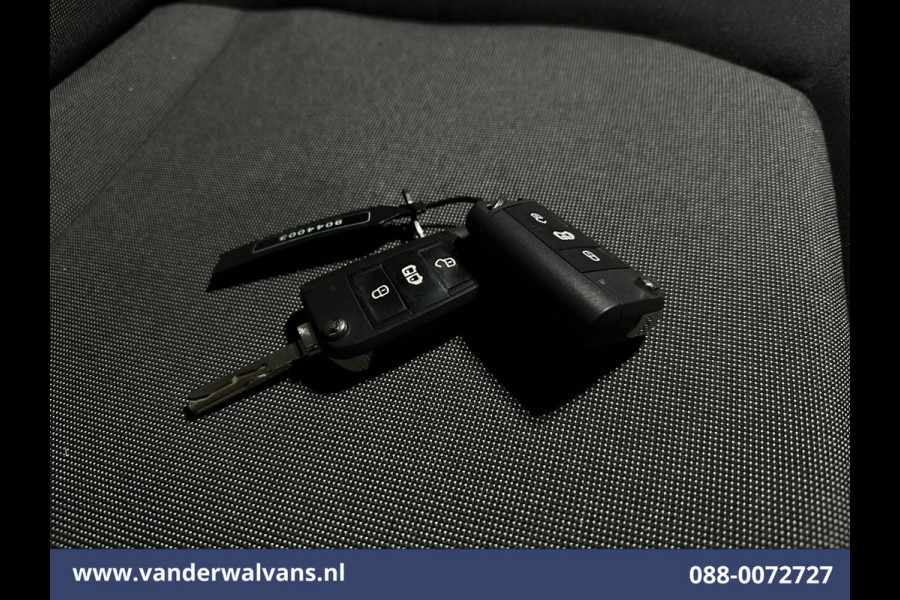 Volkswagen Crafter 2.0 TDI 177pk L3H3 L2H2 Euro6 Airco | Camera | Navigatie | Apple Carplay | Cruisecontrol Android Auto, Chauffeursstoel, 3000kg trekvermogen, Massagestoel