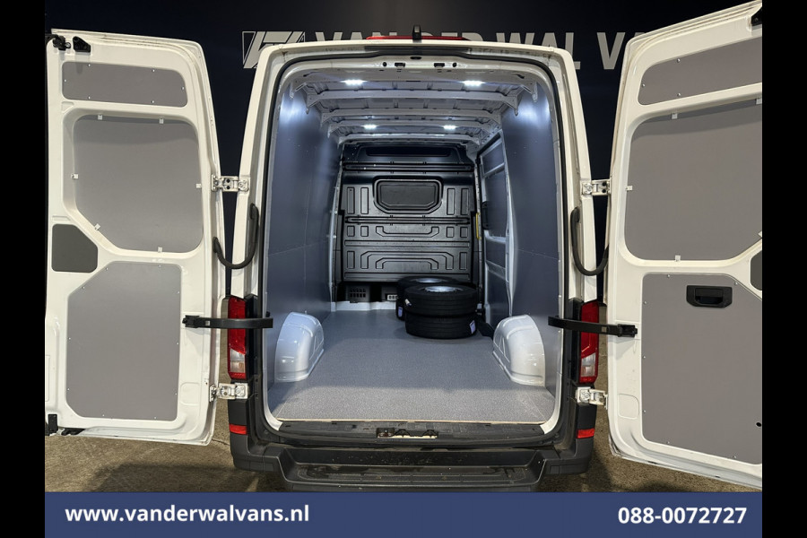 Volkswagen Crafter 2.0 TDI 141pk L3H3 (L2H2) Euro6 Airco | Massagestoel | Camera | Apple Carplay | Cruisecontrol Chauffeursstoel, Android Auto, 2800kg trekvermogen