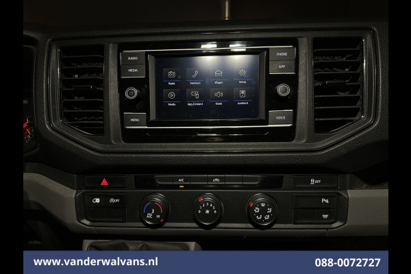 Volkswagen Crafter 2.0 TDI 141pk L3H3 L2H2 Euro6 Airco | Camera | Apple Carplay | Cruisecontrol | Chauffeursstoel Parkeersensoren, Bijrijdersbank, 3000kg trekvermogen,  Android Auto