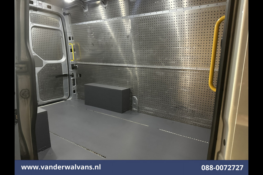 Volkswagen Crafter 2.0 TDI 141pk L3H3 L2H2 Euro6 Airco | Camera | Apple Carplay | Cruisecontrol | Chauffeursstoel Parkeersensoren, Bijrijdersbank, 3000kg trekvermogen,  Android Auto