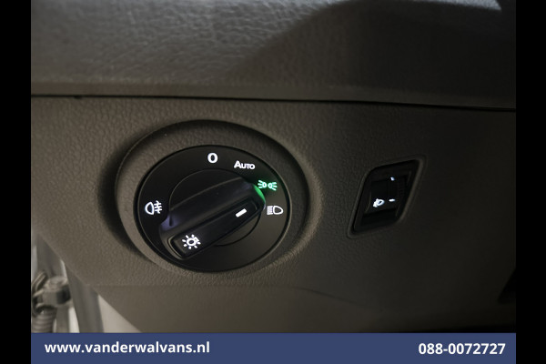 Volkswagen Crafter 2.0 TDI 141pk L3H3 L2H2 Euro6 Airco | Camera | Apple Carplay | Cruisecontrol | Chauffeursstoel Parkeersensoren, Bijrijdersbank, 3000kg trekvermogen,  Android Auto