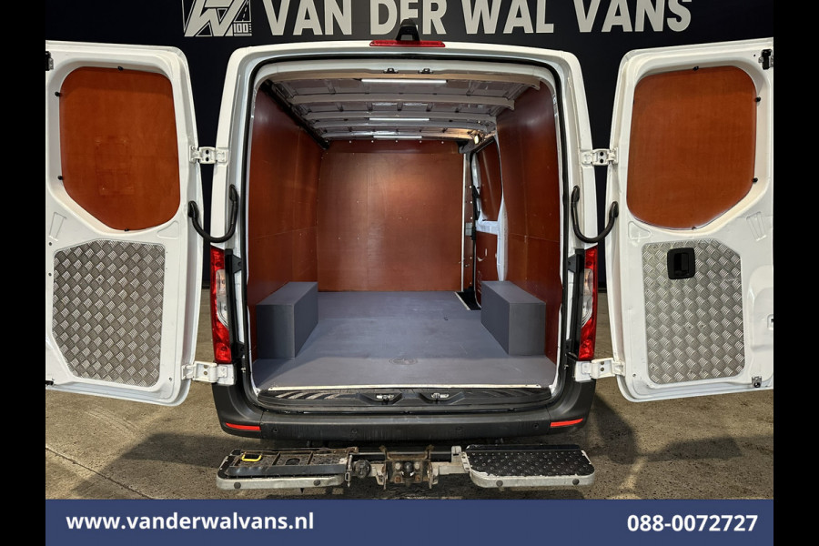 Mercedes-Benz Sprinter 316 CDI 163pk L2H1 Achterwiel aandrijving Euro6 Airco | 2800kg Trekhaak | Camera | Apple Carplay Parkeersensoren, Android Auto, Cruisecontrol