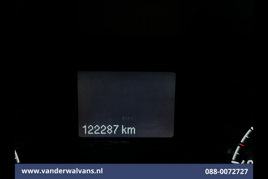 Ford Transit 2.0 TDCI L2H2 Euro6 Airco | 2450kg Trekhaak | LM velgen | Verwarmde voorruit Dakdragers, Bijrijdersbank