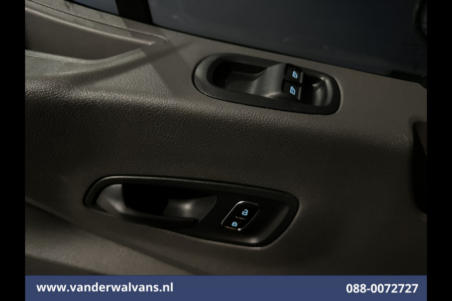 Ford Transit 2.0 TDCI 131pk L4H3 Jumbo Euro6 Airco | Camera | Navigatie | Cruisecontrol | Parkeersensoren | Apple Carplay Android Auto, Bijrijdersbank, 2800kg trekvermogen