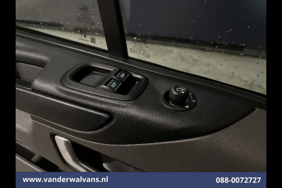 Ford Transit Custom 2.0 TDCI 131pk L2H1 Euro6 Airco | Apple Carplay | Stoelverwarming | LED | Cruisecontrol Verwarmde voorruit, Parkeersensoren, Bijrijdersbank, 2800kg trekvermogen, Android Auto