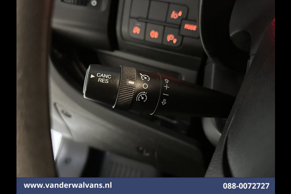 Peugeot Boxer 2.2 BlueHDi 141pk Bakwagen 436cm Lang Laadklep Euro6 Airco | Cruisecontrol | 1055kg laadvermogen Bijrijdersbank