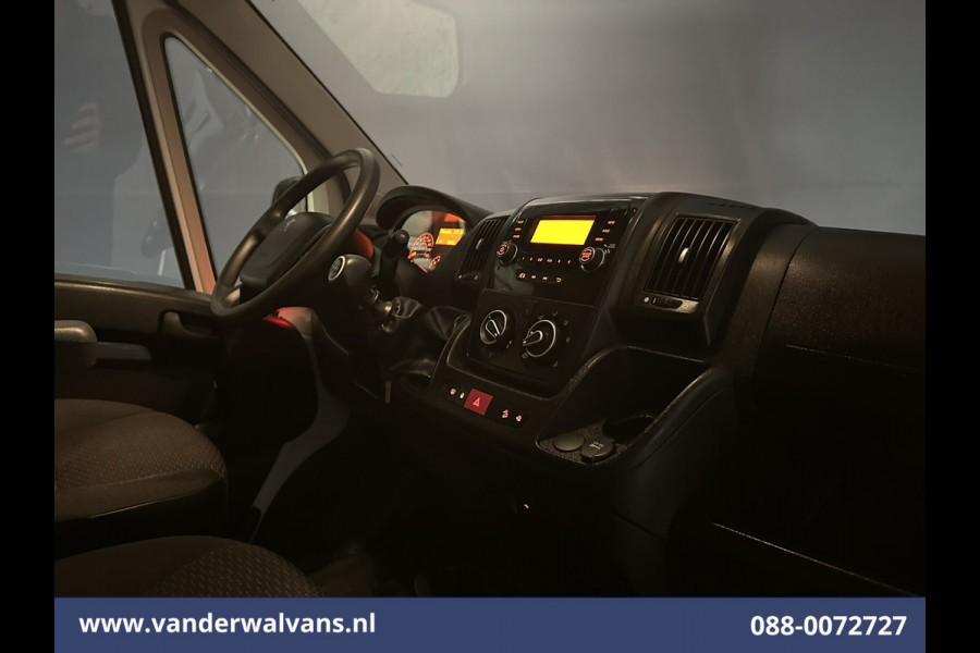 Peugeot Boxer 2.2 BlueHDi 141pk Bakwagen 436cm Lang Laadklep Euro6 Airco | Cruisecontrol | 1055kg laadvermogen Bijrijdersbank