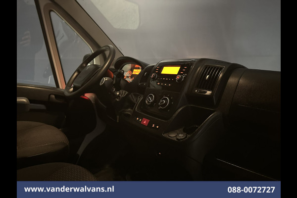 Peugeot Boxer 2.2 BlueHDi 141pk Bakwagen 436cm Lang Laadklep Euro6 Airco | Cruisecontrol | 1055kg laadvermogen Bijrijdersbank