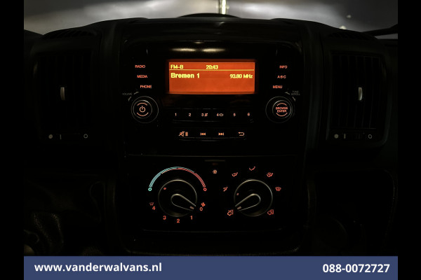 Peugeot Boxer 2.2 BlueHDi 141pk Bakwagen 436cm Lang Laadklep Euro6 Airco | Cruisecontrol | 1055kg laadvermogen Bijrijdersbank