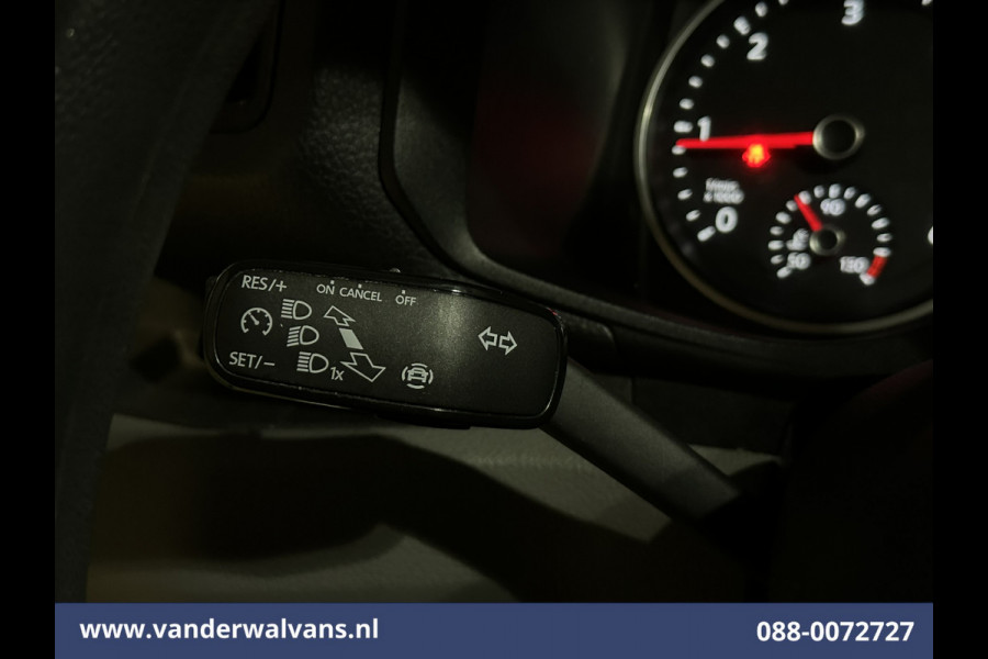 Volkswagen Crafter 2.0 TDI 141pk L3H3 L2H2 Euro6 Airco | Camera | Apple Carplay | Android Auto | Cruisecontrol | Massagestoel Chauffeursstoel, 2800kg trekvermogen