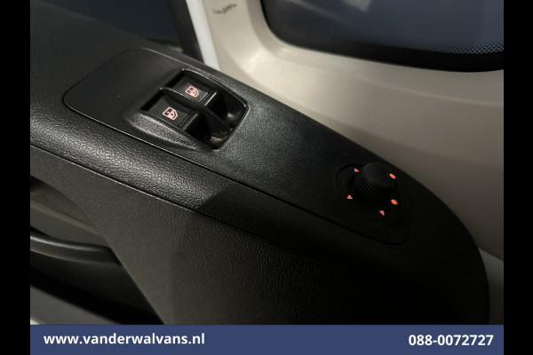 Peugeot Boxer 2.2 BlueHDi 141pk Bakwagen 436cm Lang Laadklep Euro6 Airco | Cruisecontrol | 1055kg laadvermogen Camera, Bijrijdersbank