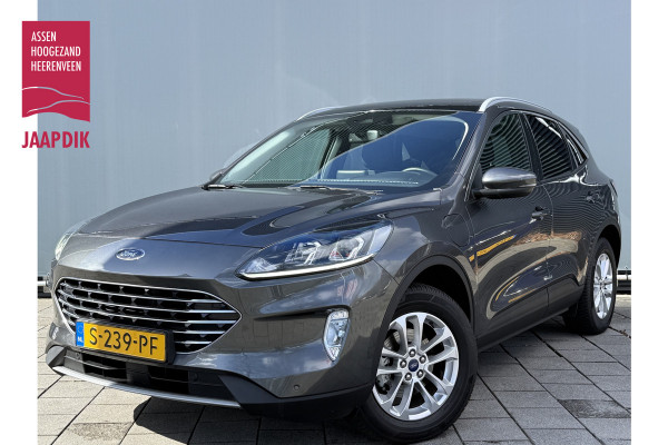 Ford Kuga BWJ 2023 | 2.5 PHEV 225PK Titanium | PANO DAK | CAMERA A | CARPLAY | CLIMA | CRUISE | NAVI | PRIV. GLAS | MULTIFUNCT. STUUR | LMV