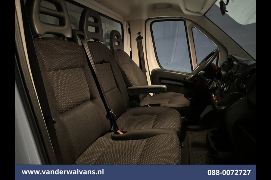 Peugeot Boxer 2.2 BlueHDi 141pk Bakwagen 436cm Lang Laadklep Euro6 Airco | Cruisecontrol | 1085kg laadvermogen Bijrijdersbank