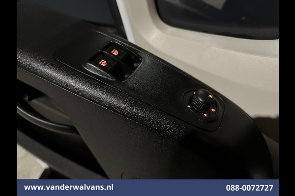 Peugeot Boxer 2.2 BlueHDi 141pk Bakwagen 436cm Lang Laadklep Euro6 Airco | Cruisecontrol | 1085kg laadvermogen Bijrijdersbank
