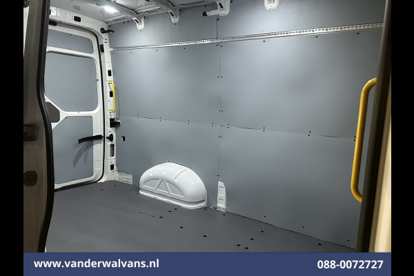 Volkswagen Crafter 2.0 TDI 141pk L3H3 L2H2 Euro6 Airco | Apple Carplay | Android Auto | Camera | Stoelverwarming Parkeersensoren
