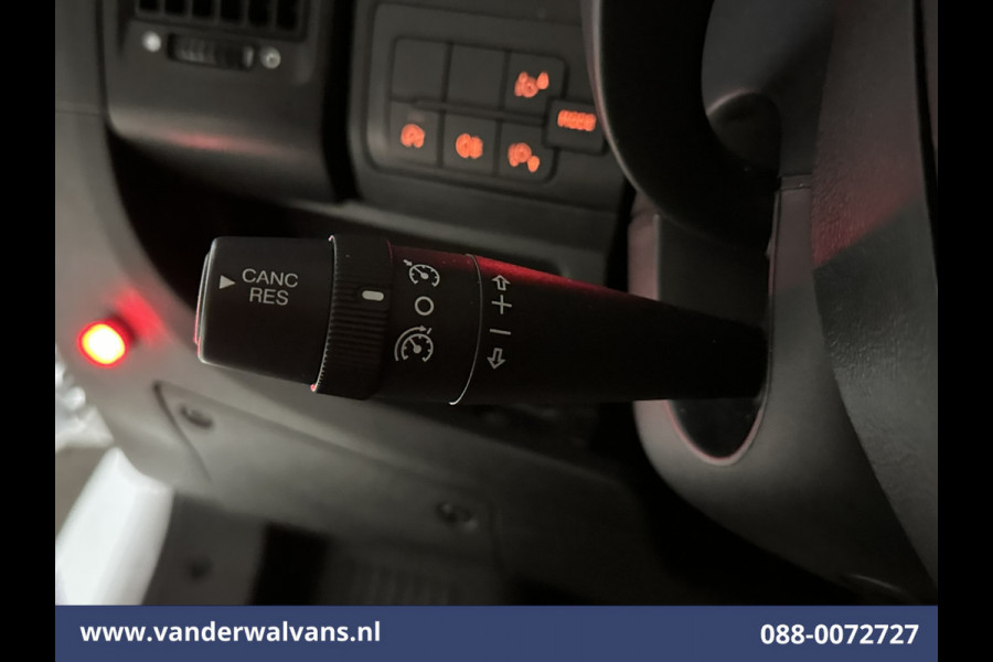 Peugeot Boxer 2.2 BlueHDi 141pk Bakwagen 436cm Lang Laadklep Euro6 Airco | Cruisecontrol | 1085kg laadvermogen Bijrijdersbank.
