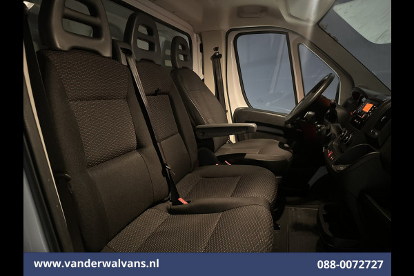 Peugeot Boxer 2.2 BlueHDi 141pk Bakwagen 436cm Lang Laadklep Euro6 Airco | Cruisecontrol | 1085kg laadvermogen Bijrijdersbank.