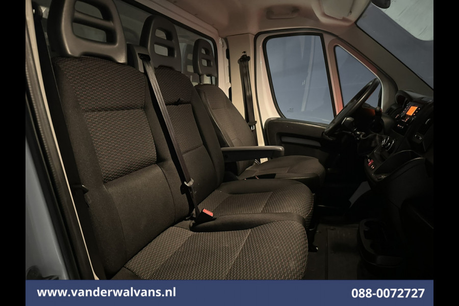 Peugeot Boxer 2.2 BlueHDi 141pk Bakwagen 435cm Lang Laadklep Euro6 Airco | 1055kg laadvermogen | Cruisecontrol Bijrijdersbank