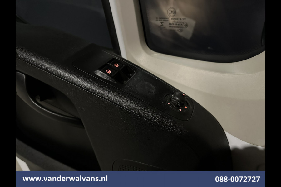 Peugeot Boxer 2.2 BlueHDi 141pk Bakwagen 435cm Lang Laadklep Euro6 Airco | 1055kg laadvermogen | Cruisecontrol Bijrijdersbank