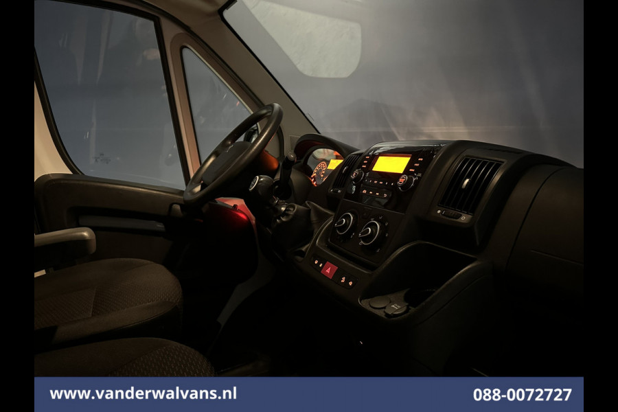 Peugeot Boxer 2.2 BlueHDi 141pk Bakwagen 436cm Lang Laadklep Euro6 Airco | 1055kg laadvermogen | Cruisecontrol Bijrijdersbank.