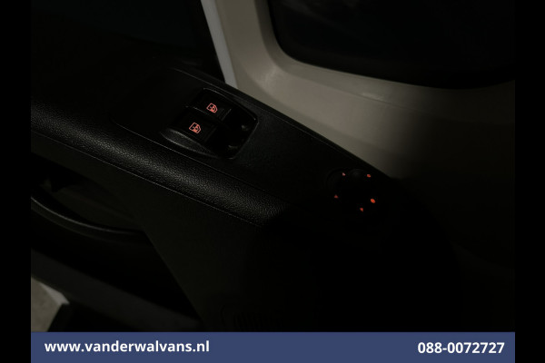Peugeot Boxer 2.2 BlueHDi 141pk Bakwagen 436cm Lang Laadklep Euro6 Airco | 1055kg laadvermogen | Cruisecontrol Bijrijdersbank.