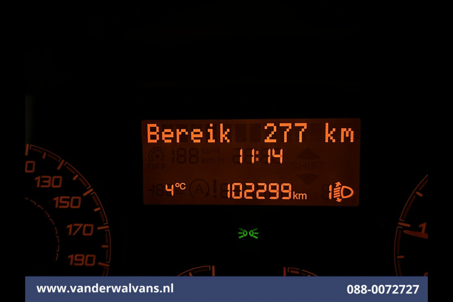 Peugeot Boxer 2.2 BlueHDi 141pk Bakwagen 436cm Lang Laadklep Euro6 Airco | 1055kg laadvermogen | Cruisecontrol Bijrijdersbank.