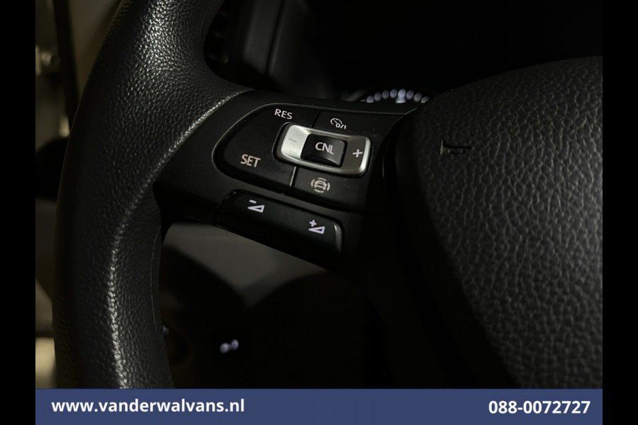 Volkswagen Crafter 2.0 TDI 141pk L3H3 L2H2 Euro6 Airco | 3000kg Trekhaak | Cruisecontrol | Chauffeursstoel Bijrijdersbank