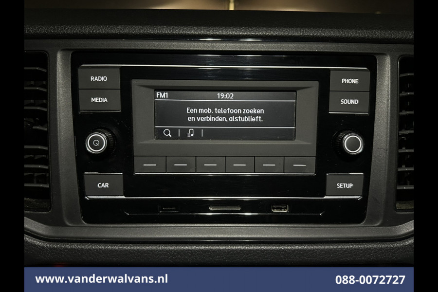 Volkswagen Crafter 2.0 TDI 141pk L3H3 L2H2 Euro6 Airco | 3000kg Trekhaak | Cruisecontrol | Chauffeursstoel Bijrijdersbank