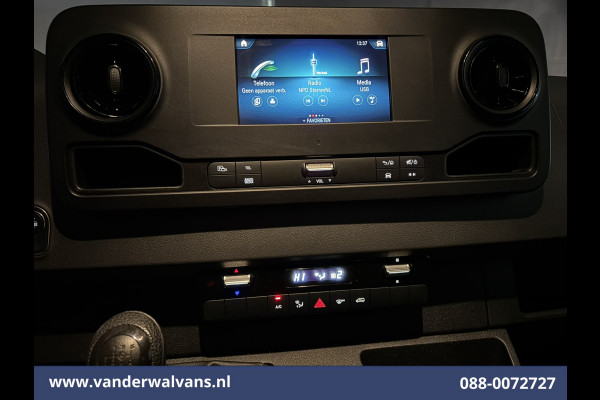 Mercedes-Benz Sprinter 317 CDI 170pk L3H2 Euro6 Airco | Camera | Apple Carplay | Cruisecontrol Android Auto, Chauffeursstoel, Stoelverwarming, 270 Graden Achterdeuren, Bijrijdersbank