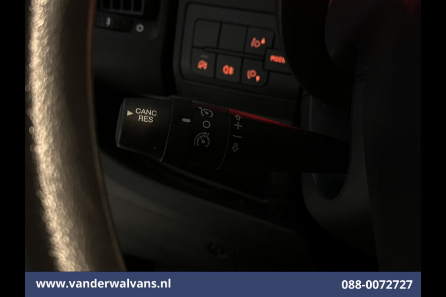 Peugeot Boxer 2.2 BlueHDi 141pk Bakwagen 436cm Lang Laadklep Euro6 Airco | Cruisecontrol | 985kg laadvermogen Bijrijdersbank