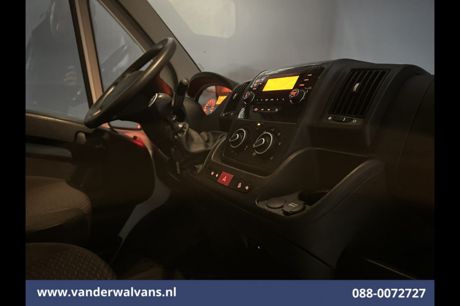 Peugeot Boxer 2.2 BlueHDi 141pk Bakwagen 436cm Lang Laadklep Euro6 Airco | Cruisecontrol | 985kg laadvermogen Bijrijdersbank