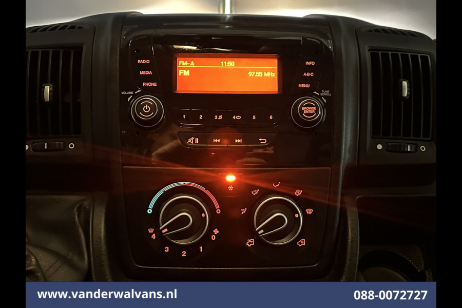 Peugeot Boxer 2.2 BlueHDi 141pk Bakwagen 436cm Lang Laadklep Euro6 Airco | Cruisecontrol | 985kg laadvermogen Bijrijdersbank