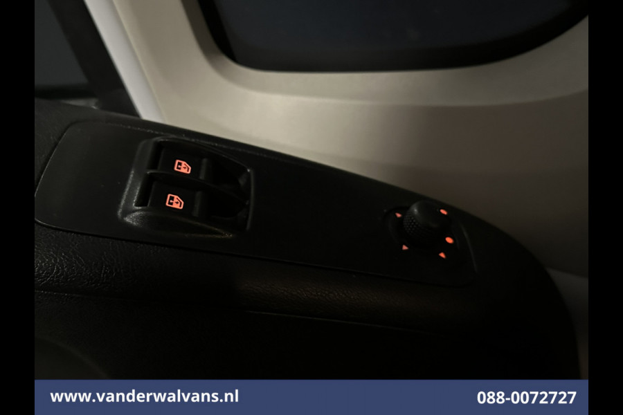 Peugeot Boxer 2.2 BlueHDi 141pk Bakwagen 436cm Lang Laadklep Euro6 Airco | Cruisecontrol | 985kg laadvermogen Bijrijdersbank