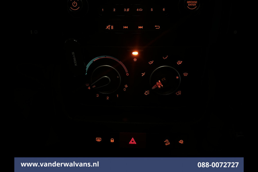 Peugeot Boxer 2.2 BlueHDi 141pk Bakwagen 436cm Lang Laadklep Euro6 Airco | Cruisecontrol | 955kg laadvermogen Bijrijdersbank