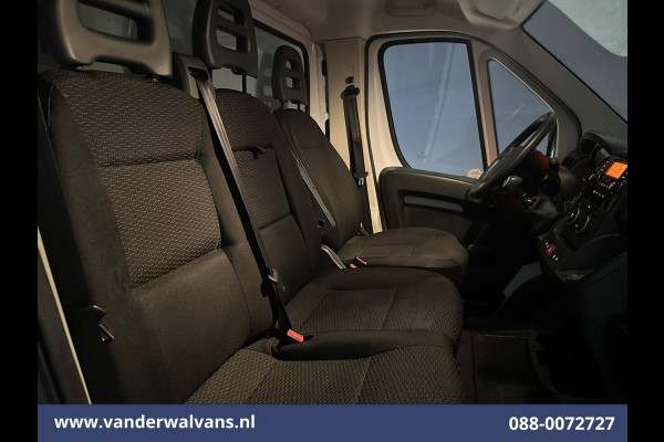 Peugeot Boxer 2.2 BlueHDi 141pk Bakwagen 436cm Lang Laadklep Euro6 Airco | Cruisecontrol | 955kg laadvermogen Bijrijdersbank