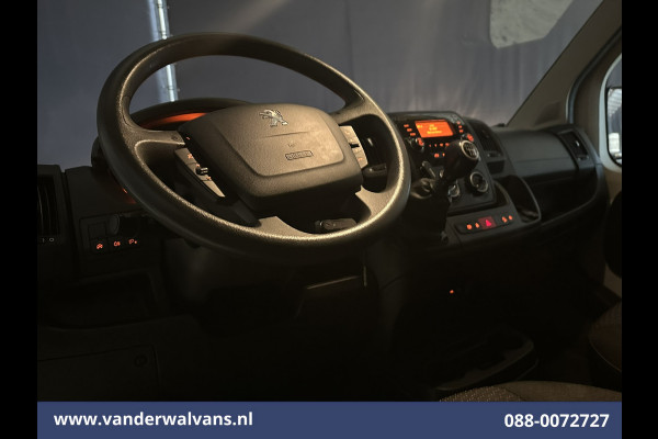 Peugeot Boxer 2.2 BlueHDi 141pk Bakwagen 436cm Lang Laadklep Euro6 Airco | Cruisecontrol | 955kg laadvermogen Bijrijdersbank