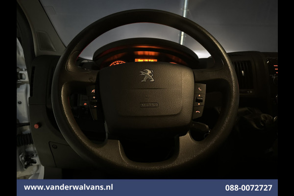 Peugeot Boxer 2.2 BlueHDi 141pk Bakwagen 436cm Lang Laadklep Euro6 Airco | Cruisecontrol | 955kg laadvermogen Bijrijdersbank