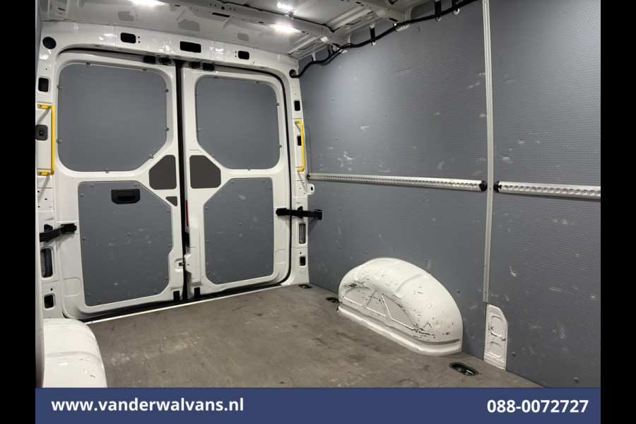 Volkswagen Crafter 2.0 TDI 141pk L3H2 L2H1 Euro6 Airco | Stoelverwarming | Parkeersensoren Bijrijdersbank, 3000kg trekvermogen