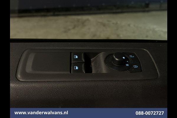 Ford Transit Custom 2.0 TDCI 136pk L2H1 Euro6 Airco | Camera | Apple Carplay | LED | Cruisecontrol | Verwarmde voorruit Android Auto, Parkeersensoren, Bijrijdersbank, 2800kg trekvermogen