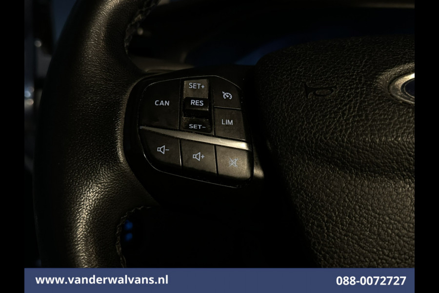 Ford Transit Custom 2.0 TDCI 131pk L2H1 Euro6 Airco | Camera | LED | Cruisecontrol | Verwarmde voorruit Parkeersensoren, Bijrijdersbank, 2800kg trekvermogen