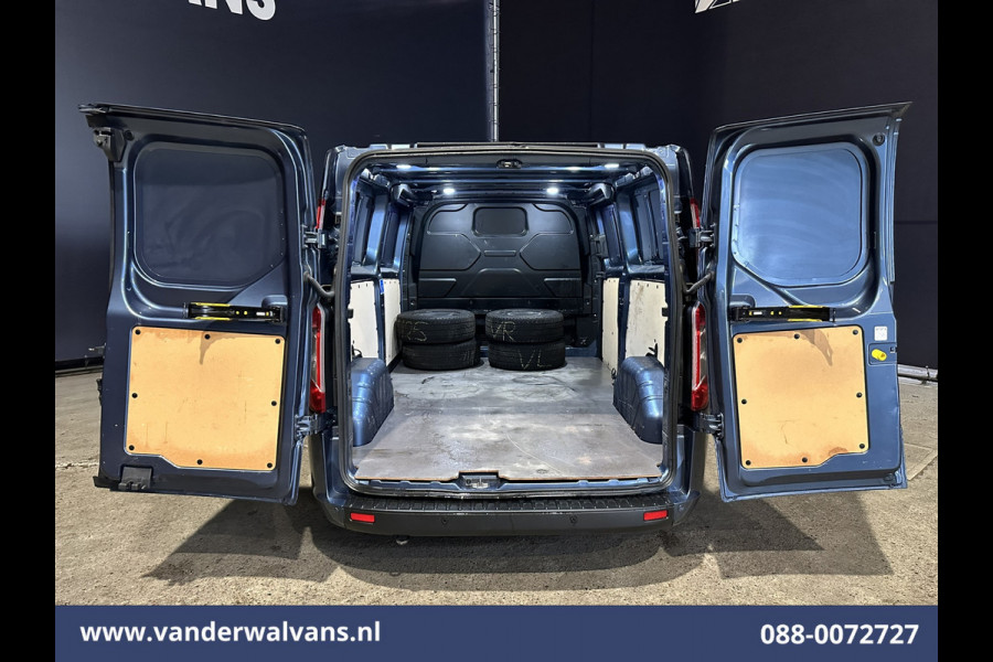 Ford Transit Custom 2.0 TDCI 131pk L2H1 Euro6 Airco | Camera | LED | Cruisecontrol | Verwarmde voorruit Parkeersensoren, Bijrijdersbank, 2800kg trekvermogen