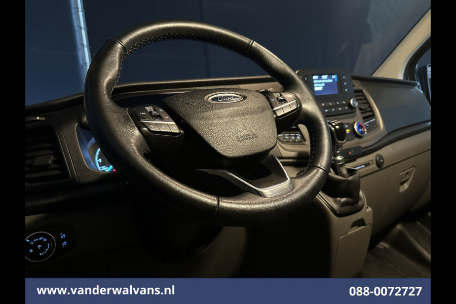 Ford Transit Custom 2.0 TDCI 131pk L2H1 Euro6 Airco | Camera | LED | Cruisecontrol | Verwarmde voorruit Parkeersensoren, Bijrijdersbank, 2800kg trekvermogen