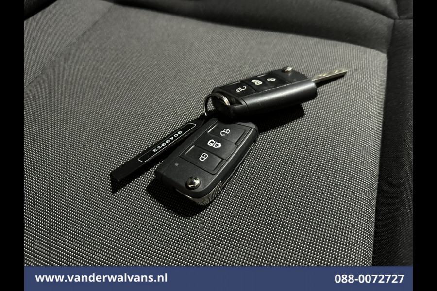 Volkswagen Crafter 2.0 TDI 102pk L3H2 L2H1 Euro6 Airco | Apple Carplay | Chauffeursstoel | Android Auto Bijrijdersbank
