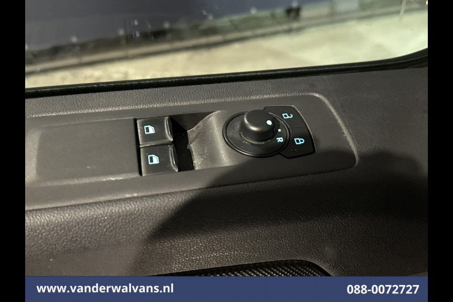 Ford Transit Custom 2.0 TDCI 136pk L2H1 Euro6 Airco | Camera | LED | Apple Carplay | Cruisecontrol Android Auto, Verwarmde voorruit, Parkeersensoren, Bijrijdersbank, 2800kg trekvermogen