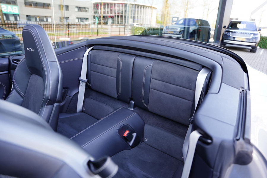 Porsche 911 Cabrio 3.0 Carrera 4 GTS / NL-Auto / Bose / Lifting / Sportuitlaat