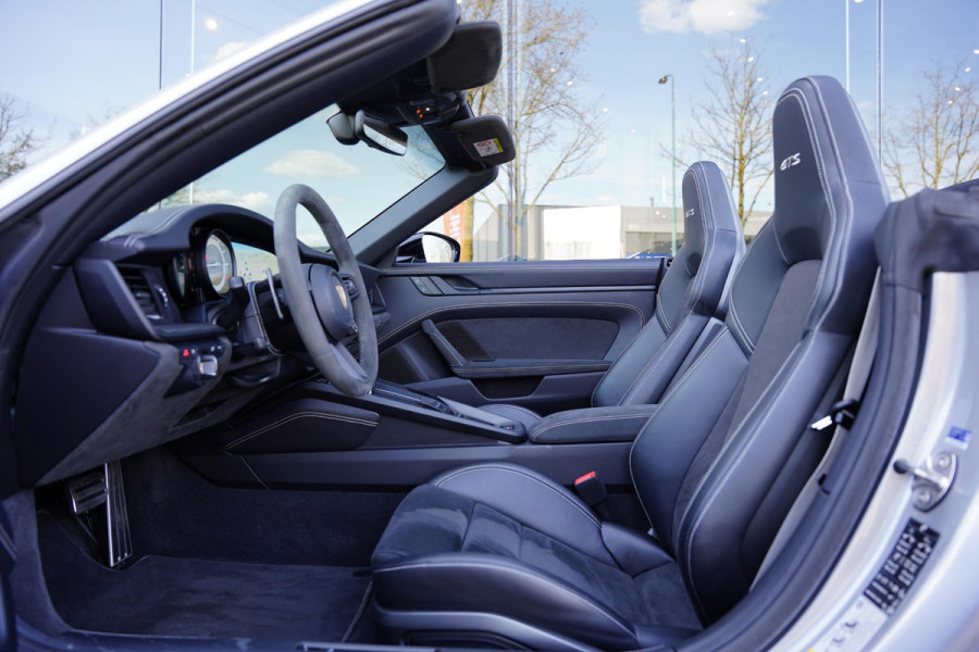 Porsche 911 Cabrio 3.0 Carrera 4 GTS / NL-Auto / Bose / Lifting / Sportuitlaat