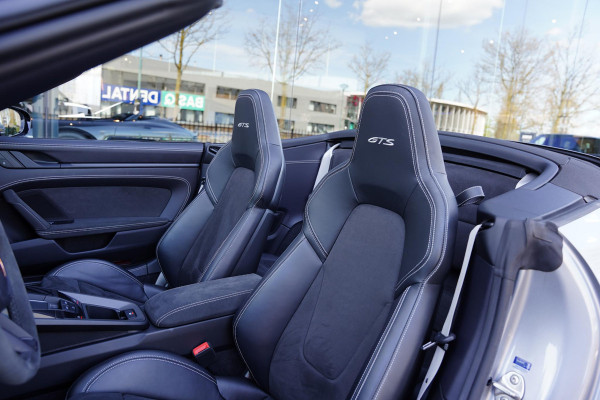 Porsche 911 Cabrio 3.0 Carrera 4 GTS / NL-Auto / Bose / Lifting / Sportuitlaat