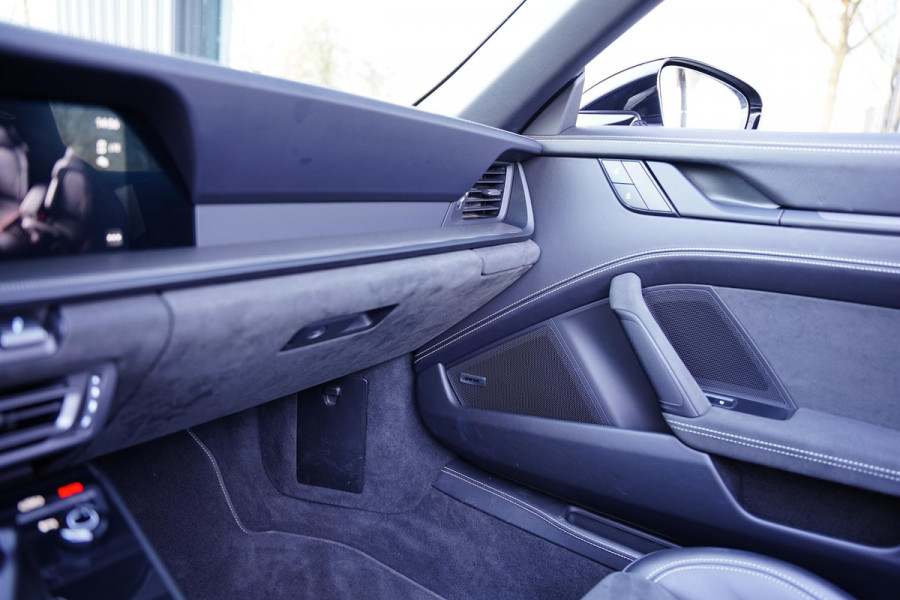 Porsche 911 Cabrio 3.0 Carrera 4 GTS / NL-Auto / Bose / Lifting / Sportuitlaat