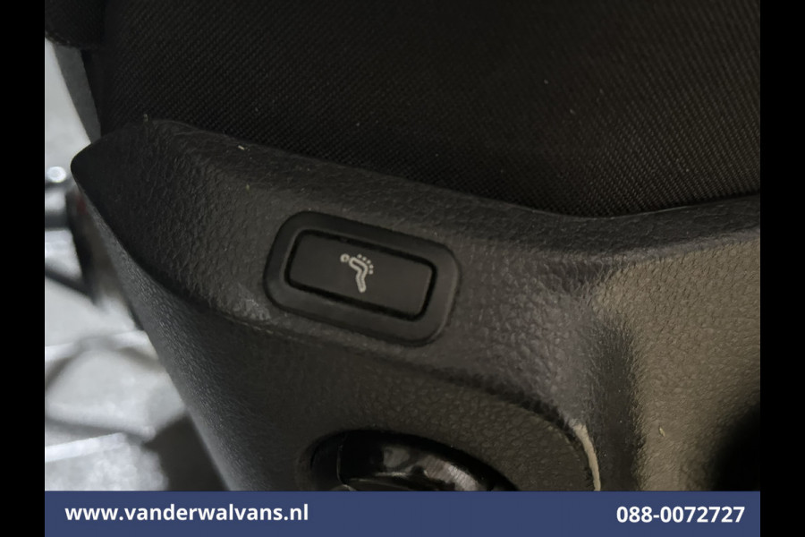 Volkswagen Crafter 2.0 TDI 140pk L3H3 L2H2 Euro6 Airco | Camera | Apple Carplay | Massagestoel | Cruisecontrol Android Auto, Chauffeursstoel
