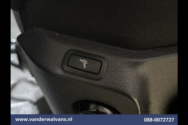 Volkswagen Crafter 2.0 TDI 140pk L3H3 L2H2 Euro6 Airco | Camera | Apple Carplay | Massagestoel | Cruisecontrol Android Auto, Chauffeursstoel